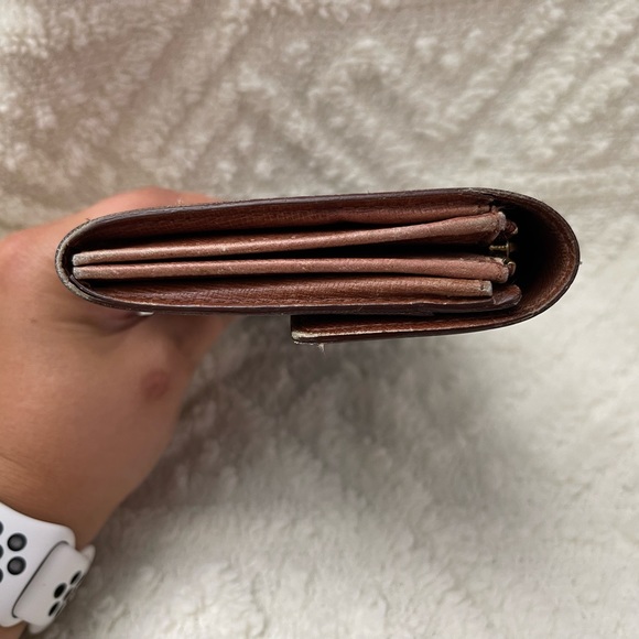 Authentic Louis Vuitton Sarah Monogram Wallet - Picture 6 of 9